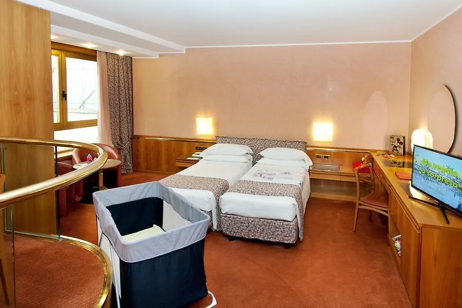 Hotel Michelangelo Milan 4*,